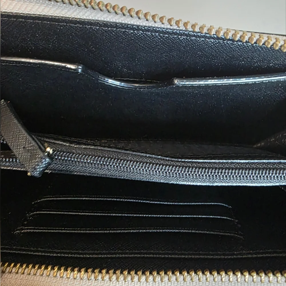 Kate Spade Laurel Way Neda Wallet Wristlet - Two-toned Beige/ Black - Picture 3 of 4